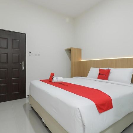 Reddoorz Near Mall Ska Pekanbaru Hotel Exterior photo