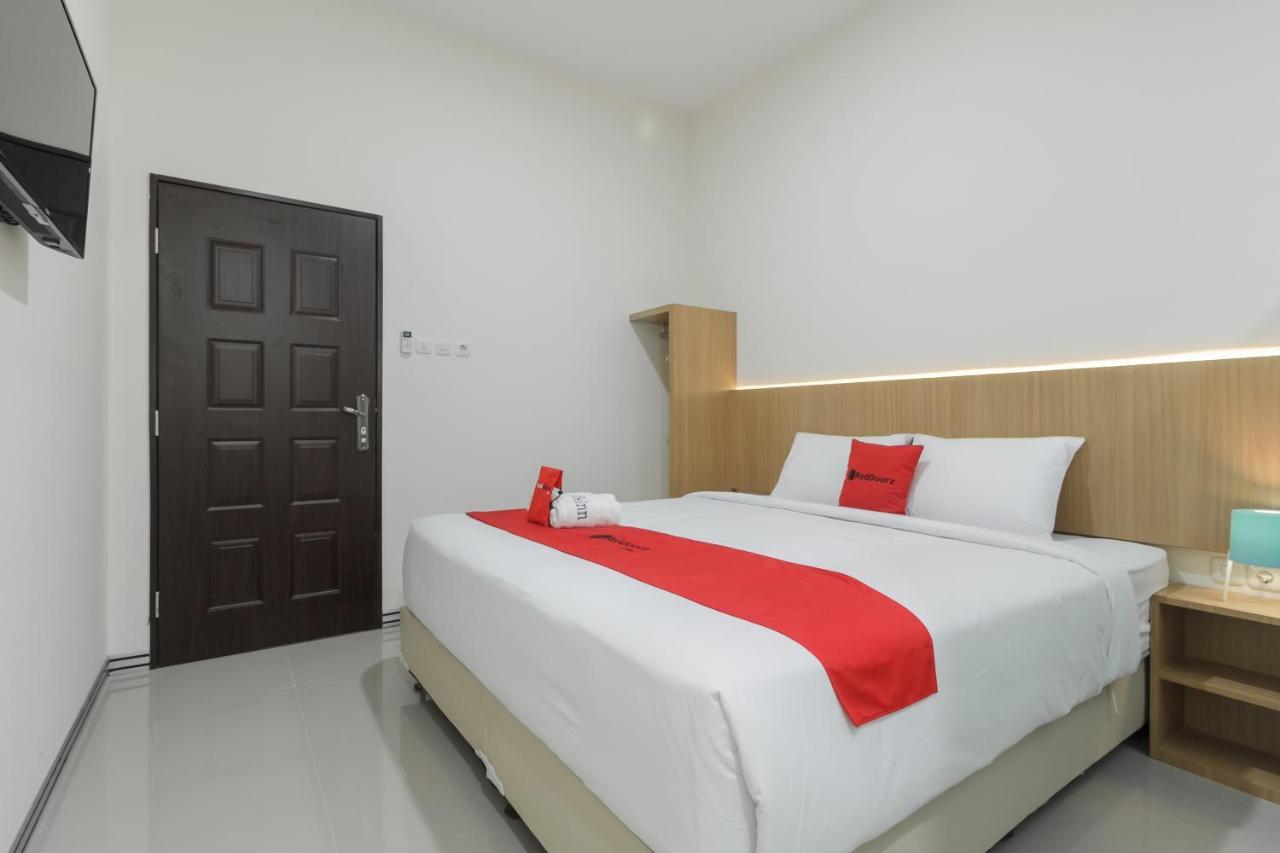 Reddoorz Near Mall Ska Pekanbaru Hotel Exterior photo