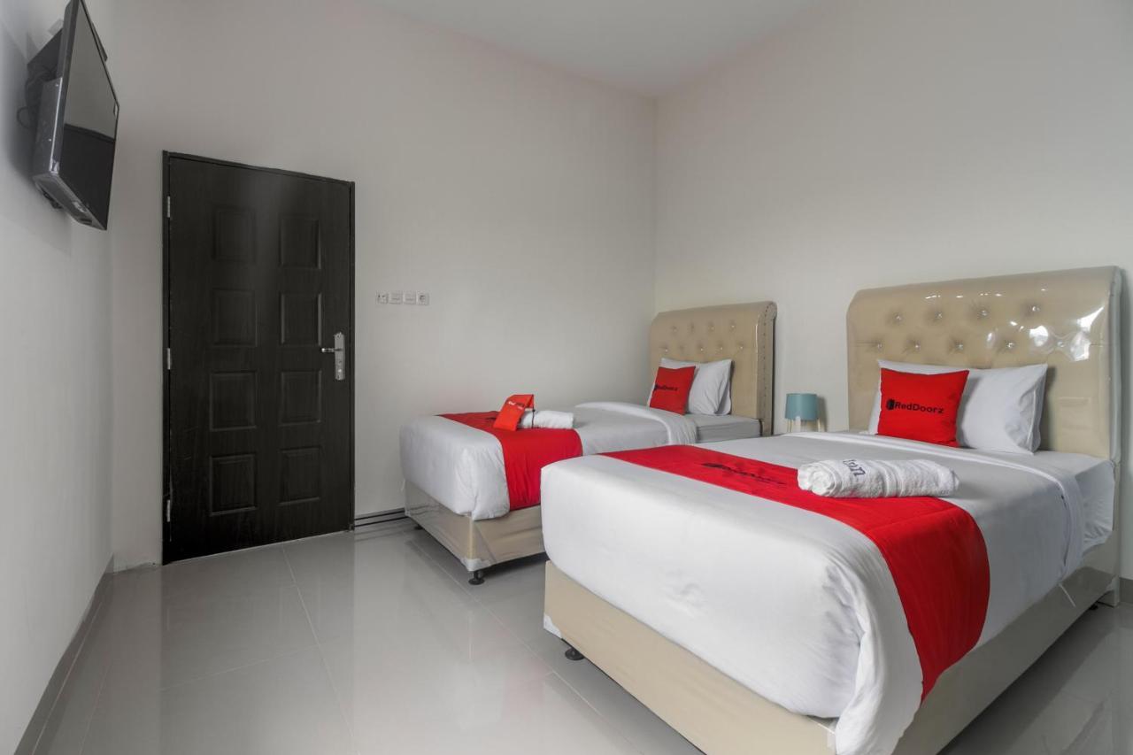 Reddoorz Near Mall Ska Pekanbaru Hotel Exterior photo